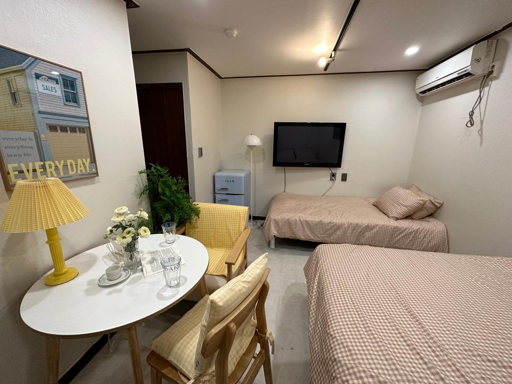 8 Hotel
